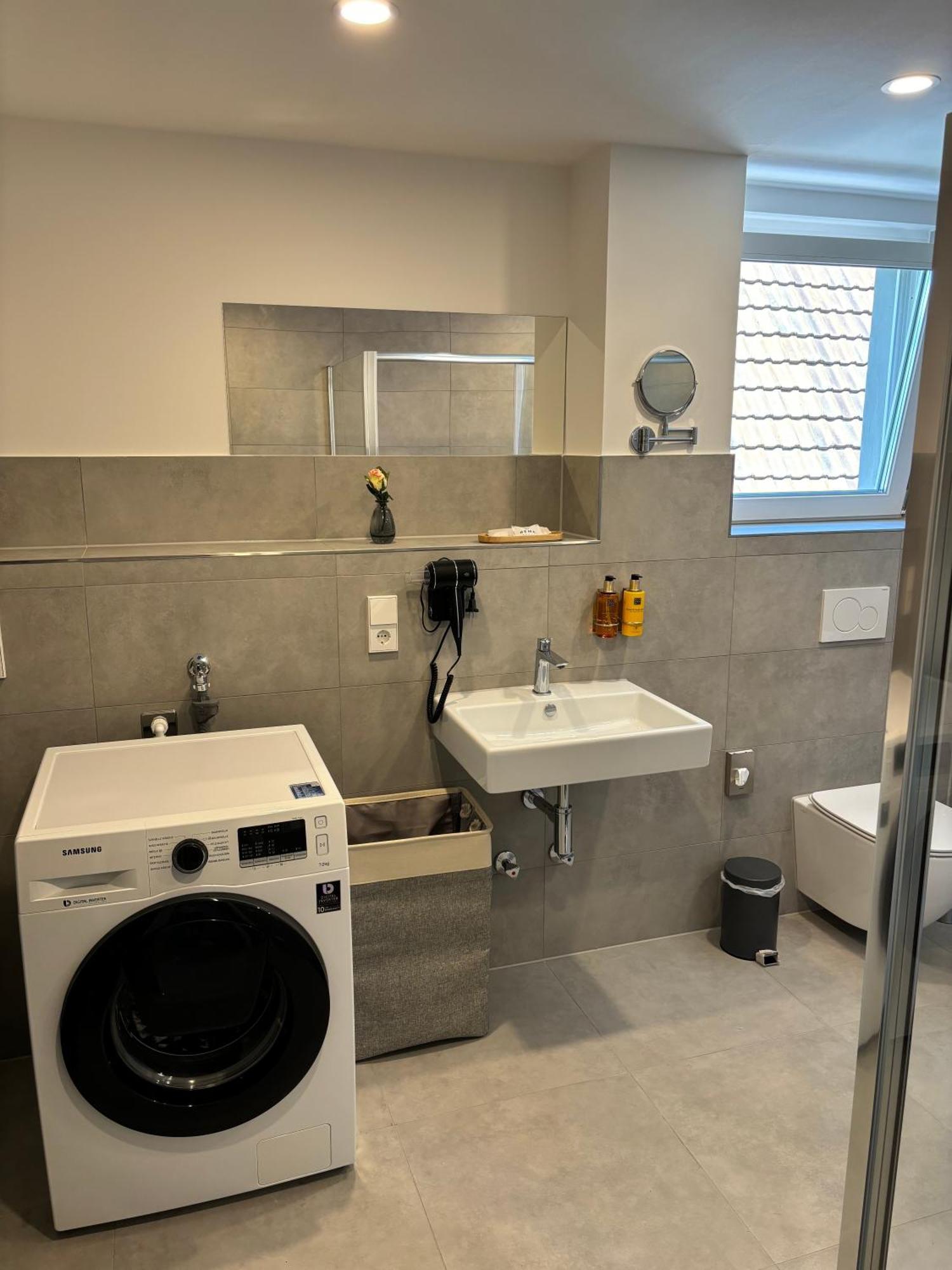 Gesamte Wohnung, Kueche, Parkplatz, Terrasse باد بيلنغن المظهر الخارجي الصورة